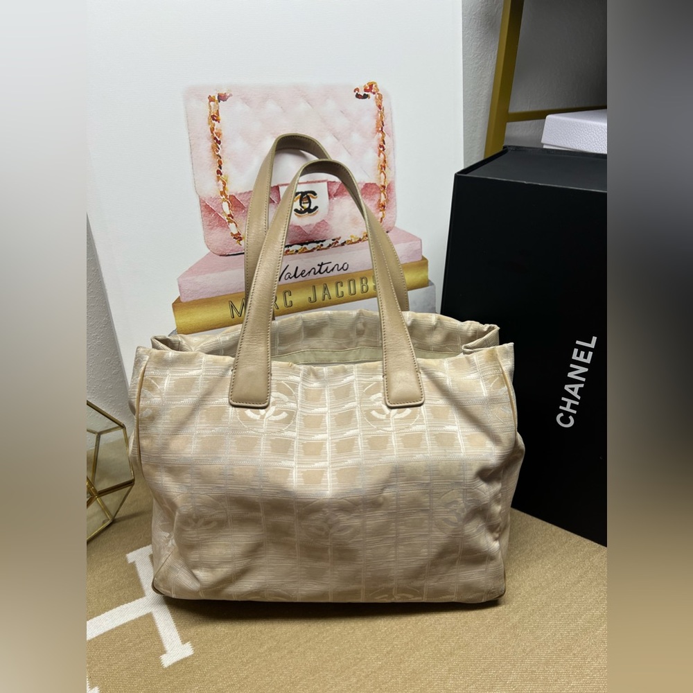 CHANEL Beige Travel Ligne Tote (121223BGE)